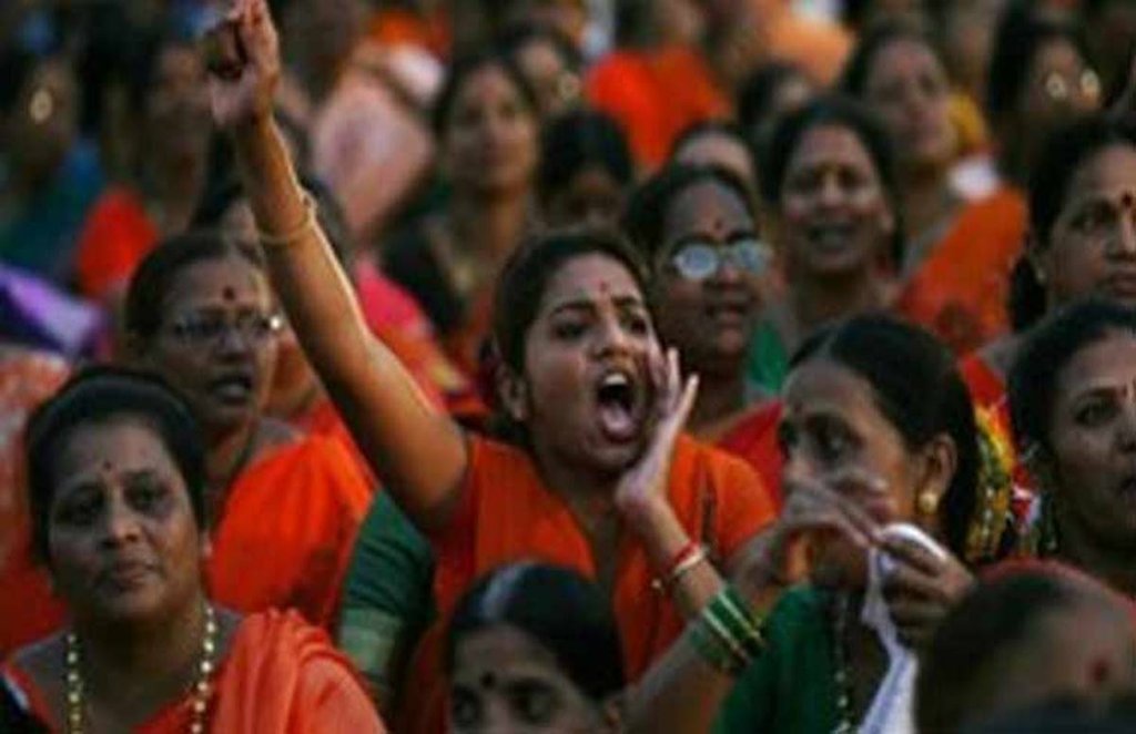महिलाओं की समानता की बातें हमेशा से होती रही हैं, परन्तु जिन्हें समानता देनी हैं, वे स्वयं इससे असहमत दिखते हैं।