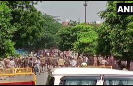 Hathras Gangrape Case, Hathras Gangrape, Agra, Stone Pelting, Valmiki Community