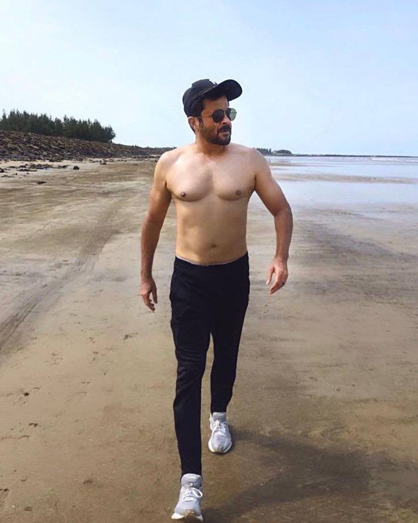 उम्र की बात करें तो अनिल कपूर अमित शाह से 8 साल बड़े हैं। लेकिन दोनों की फिटनेस में जमीन आसमान का अंतर है।