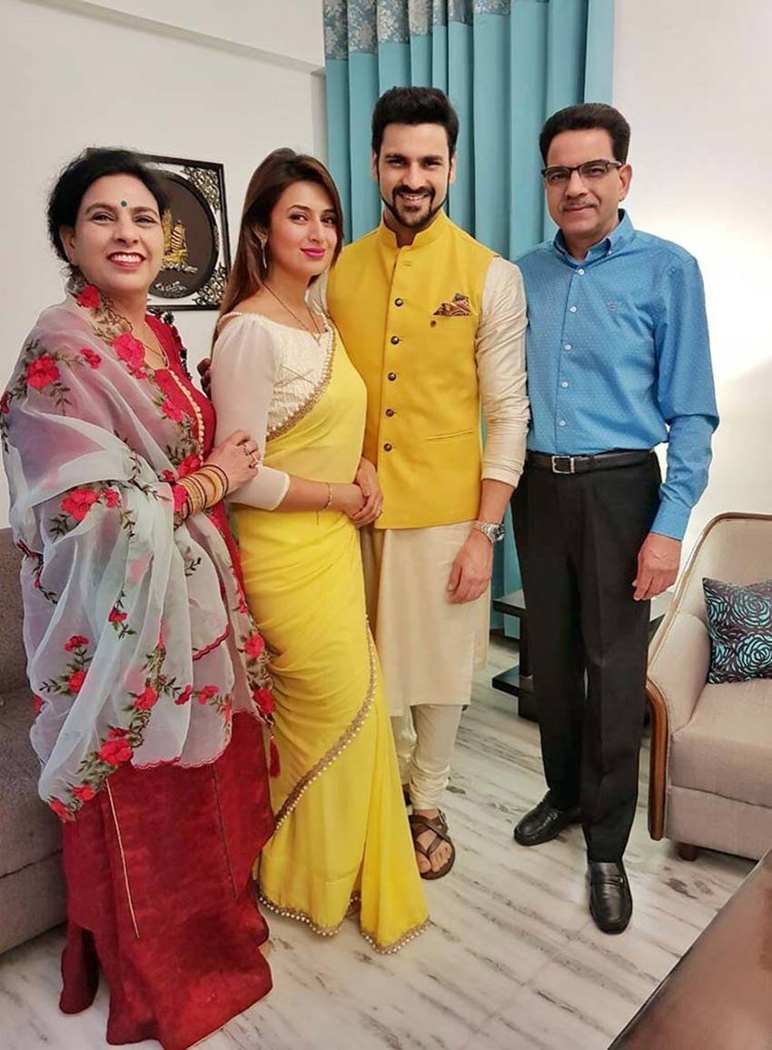 दिव्यांका त्रिपाठी ने टीवी एक्टर विजय दहिया से शादी की है। दोनों से लव मैरिज की थी।