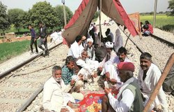 Rajasthan गुर्जर आंदोलन: बवाल की आशंका से सात जिलों में लगा रासुका, मोबाइल इंटरनेट सेवाएं भी बर्खास्त