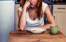 low blood sugar, low blood sugar levels, low blood sugar symptoms, hypoglycemia, frequent hunger