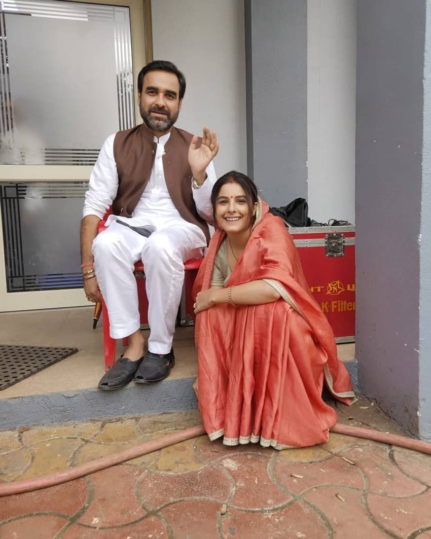 मिर्जापुर 2 में श्वेता तलवार साड़ी में नजर आई हैं। अपने इस किरदार ने उन्होंने लोगों का ध्यान अपनी ओर खींचा है।