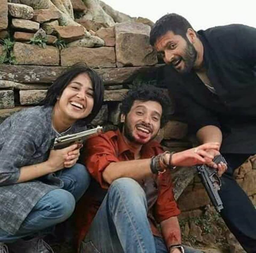 नोट: एक्टर्स की कुल संपत्ति के ये आंकड़े Scoopwhoop.com से लिए गए हैं।