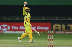 KKR vs CSK: रविंद्र जडेजा ने बाउंड्री लाइन पर हवा में उड़ते हुए पकड़ा कैच, फैंस रह गए हैरान; देखें Video