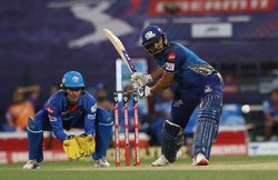 आखिरी गेंद पर छक्के से जीत दिलाने में रोहित शर्मा हैं नंबर वन, जानिए और किन बल्लेबाजों के नाम है यह उपलब्धि