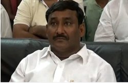 दबंग अरुण यादव: नाबालिग से रेप और देह व्यापार के आऱोप में फरार हैं RJD विधायक, पार्टी ने पत्नी को टिकट देकर उतार दिया मैदान में