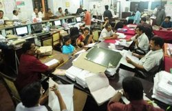 7th Pay Commission: कर्मचारी वर्ग के लिए मोदी सरकार ने लिया बड़ा फैसला, पर डीए में इजाफे की उम्मीदों को लगा झटका