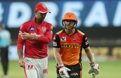 KXIP vs SRH: रवि बिश्नोई ने रोका डेविड वार्नर का अर्धशतकीय रथ, 9 मैच बाद 50 के अंदर आउट