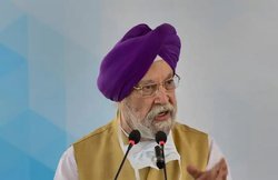 भारतीय एयरलाइनों की कीमत पर विदेशी एयरलाइन की उड़ानों को अनुमति नहीं दी जाएगी :पुरी