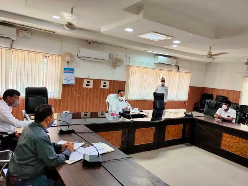 Hathras Case, Hathras DM