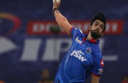 IPL 2020: दिल्ली कैपिटल्स को लगा बड़ा झटका, अमित मिश्रा के बाद अनुभवी इशांत शर्मा भी टूर्नामेंट से हुए बाहर