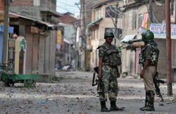 J&K: पंपोर बाइपास के पास आतंकी हमला, CRPF के 2 जवान शहीद, 3 आतंकी जख्मी