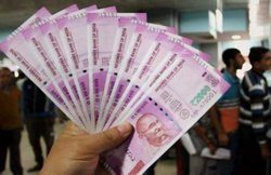 7th Pay Commission: एलटीसी कैश वाउचर स्कीम पर केंद्रीय कर्मचारियों को बड़ी राहत, वित्त मंत्रालय ने किया ऐलान