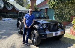 महिंद्रा थार के दीवाने हुए उमर अब्दुल्ला, कहा- पहाड़ों पर ले जाऊंगा, पिता फारुक अब्दुल्ला को बिठा की टेस्ट ड्राइव