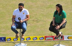 रिपोर्टर ने पूछा- पिच पर हाई हील्स क्यों पहनी? PAK की पहली महिला कमेंटेटर ने लगा दी फटकार, जानें पूरा वाकया