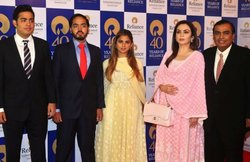 रिलायंस की बोर्ड मीटिंग में भी ईशा अंबानी के लिए मैथ्स सुलझाते थे मुकेश अंबानी, अकसर कराते थे बच्चों का होमवर्क