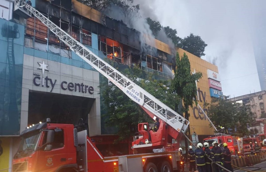 mumbai fire, centre mall, mumbai fire, centre mall,