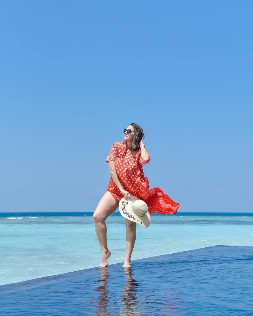 नेहा धूपिया की इन तस्वीरों पर लाखों की संख्या में लाइक्स और कॉम्प्लिमेंट्स आ चुके हैं।