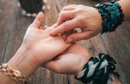 hasrekha vigyan, palmistry predictions, palmistry for being rich