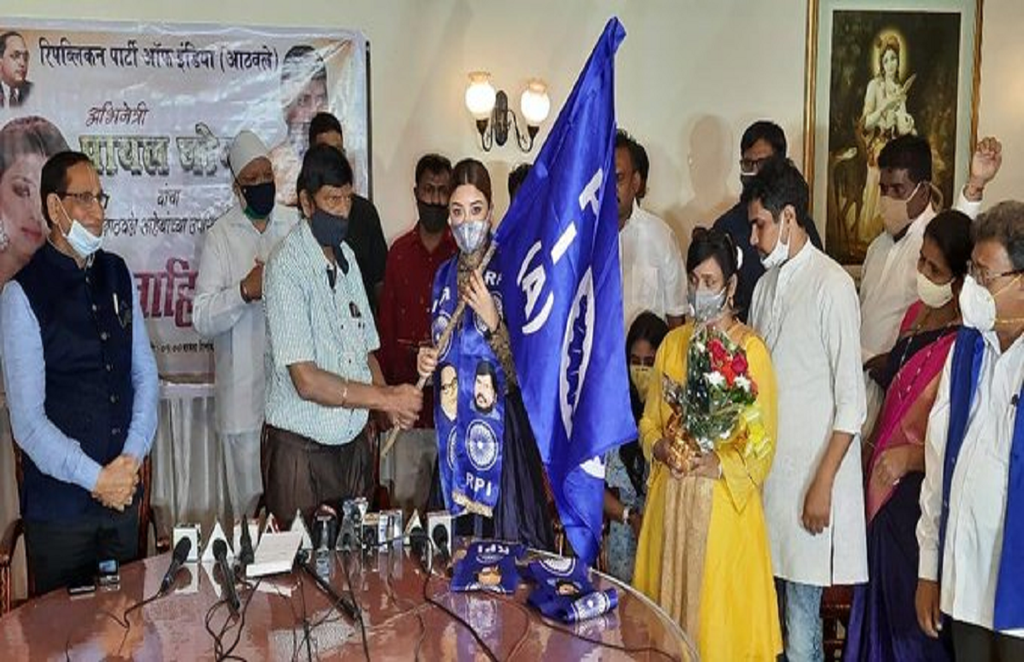 Payal ghosh, ramdas athawale, anurag kashyap, republican party of india, me too,