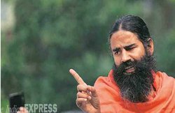 दस सेकंड में 18 बार रस्सीकूद कर गए बाबा रामदेव, कहा- बचपन से करें योग