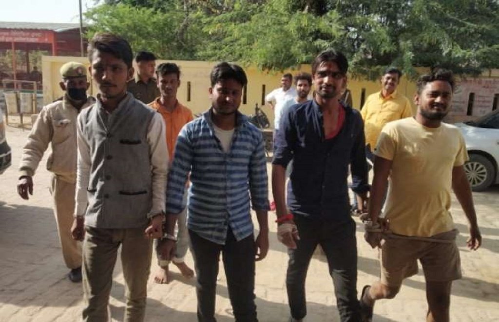 namaz in temple, mathura masjid hanuman chalisa, idgah mathura