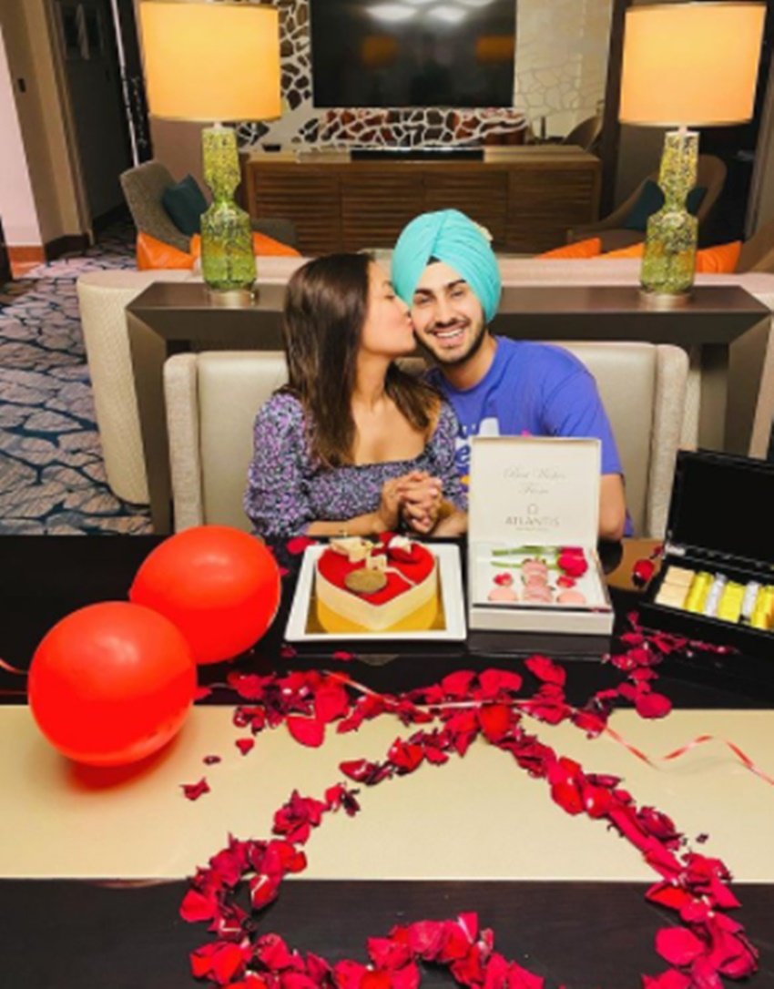 Neha Kakkar, Rohanpreet, Neha Kakkar Rohanpreet Marriage, Neha Kkakkar on honeymoon,