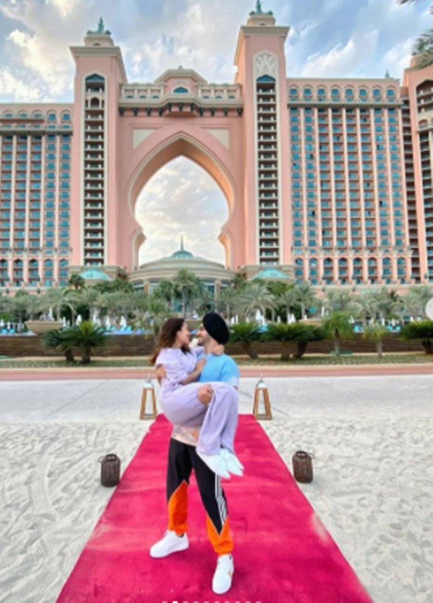 Neha Kakkar, Rohanpreet, Neha Kakkar Rohanpreet Marriage, Neha Kkakkar on honeymoon,