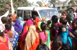 bihar flood, co beaten, chhapra