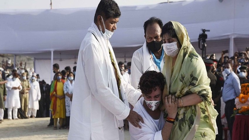 दानिश रिजवान ने कहा है कि आखिर चिराग पासवान रामविलास पासवान से जुड़े कौन से राज को छुपा रहे हैं, ये देश जानना चाहता है।