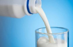 फैटी लिवर के मरीजों के लिए नुकसानदेह है दूध, जानिये किन दूसरे खाद्य पदार्थों से करें परहेज