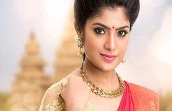 नींबू-चीनी से लेकर गुलाब जल तक, इस त्योहार के सीजन में ये 3 चीजें बढ़ाएंगी चेहरे की चमक, जानें