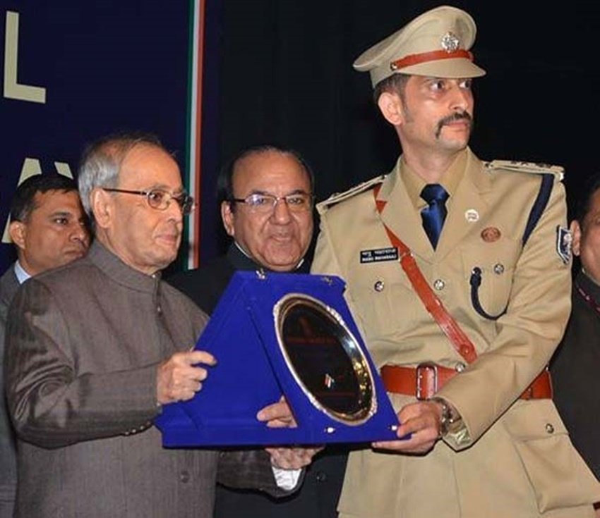 IPS Lipi Singh, Manu Maharaj, Munger DM