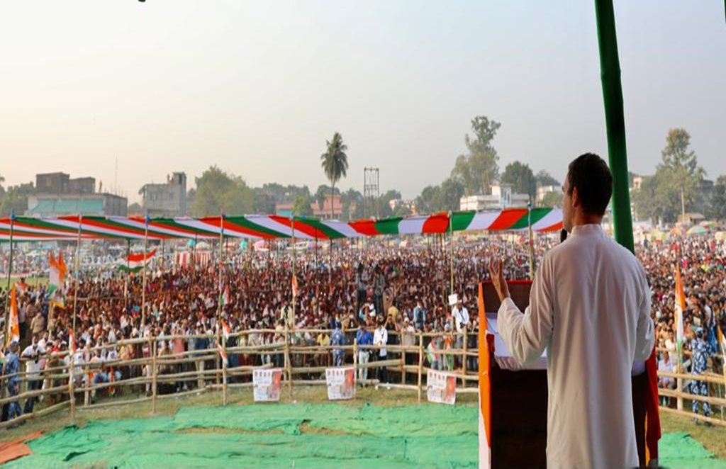 कांग्रेस नेता राहुल गांधी ने मोदी सरकार पर बोला हमला।