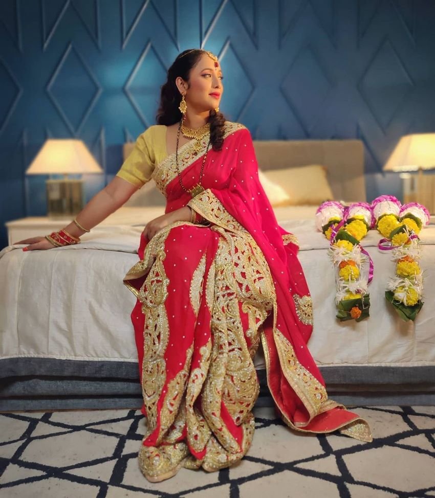 रानी चटर्जी को सोशल मीडिया में लाखों लोग फॉलो करते हैं।