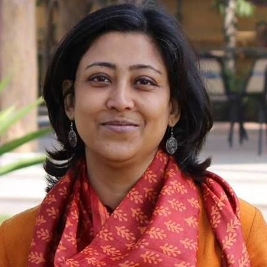 नयना दासगुप्ता से रवीश कुमार ने प्रेम विवाह किया है। दोनों की मुलाकात दिल्ली में पढ़ाई के दौरान हुई थी।