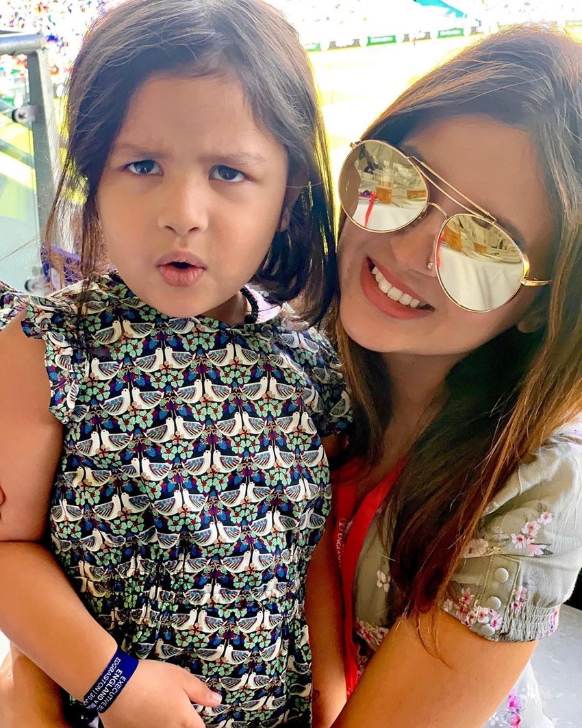 MS Dhoni Networth, Sakshi Dhoni lifestyle