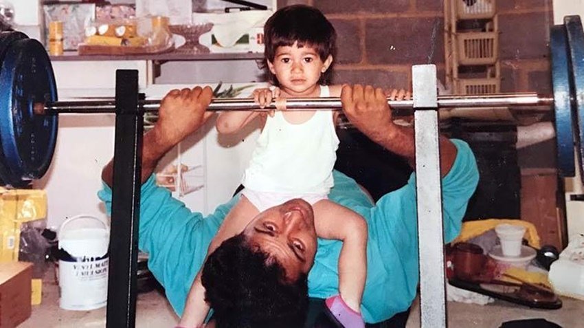 सनी देओल इस घर में पत्नी पूजा और दोनों बेटे, करन और राजवीर, के साथ रहते हैं।
