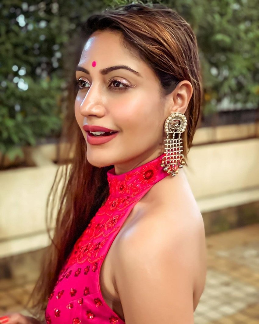 ये तस्वीरें उनके फैंस को काफी पसंद आ रही है।