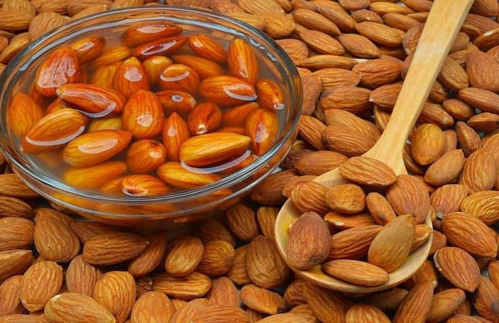 soaked almond, almond, benefits of soaked almond in hindi