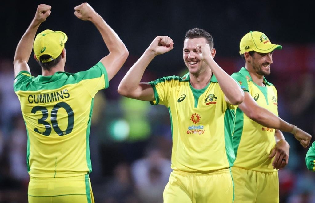 Ind vs Aus 1st ODI Live Cricket Score