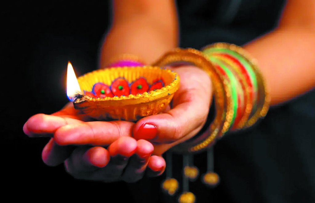 दीपोत्सव का पंचपर्व, आनंद का उत्सव।