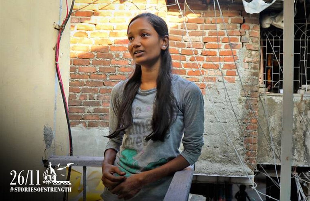 2008 मुंबई हमले में आतंकी कसाब को पहचान कर गवाही देने वाली लड़की देविका। 2008 मुंबई हमले में आतंकी कसाब को पहचान कर गवाही देने वाली लड़की देविका।