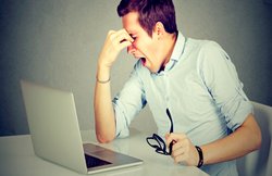 लंबे समय तक स्क्रीन के सामने रहने से नजरे हो सकती हैं कमजोर, इन घरेलू उपायों से हो सकता है बचाव