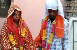 यूपीः गर्लफ्रेंड से मिलने पहुंचे प्रेमी की हुई रात भर पिटाई, सुबह बन गए जमाई