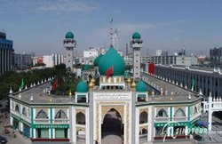 चीन में प्रसिद्ध मस्जिद से हटवाए गुंबद व इस्लामिक प्रतीक, पर्यटकों के भी जाने पर रोक