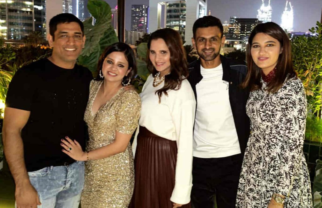 MS Dhoni, MS Dhoni wife, Sakshi, Sakshi birthday, birthday party