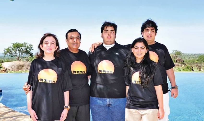 नीता अंबानी ने बताया कि वह और मुकेश अंबानी चाहते थे कि बच्चे समझें कि जो विरासत उन्हें मिल रही है उसके लिए काफी कड़ी मेहनत की गई है। उन्हें भी वह विरासत कमानी होगी।