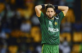 Shahid Afridi, flight, Sri Lanka